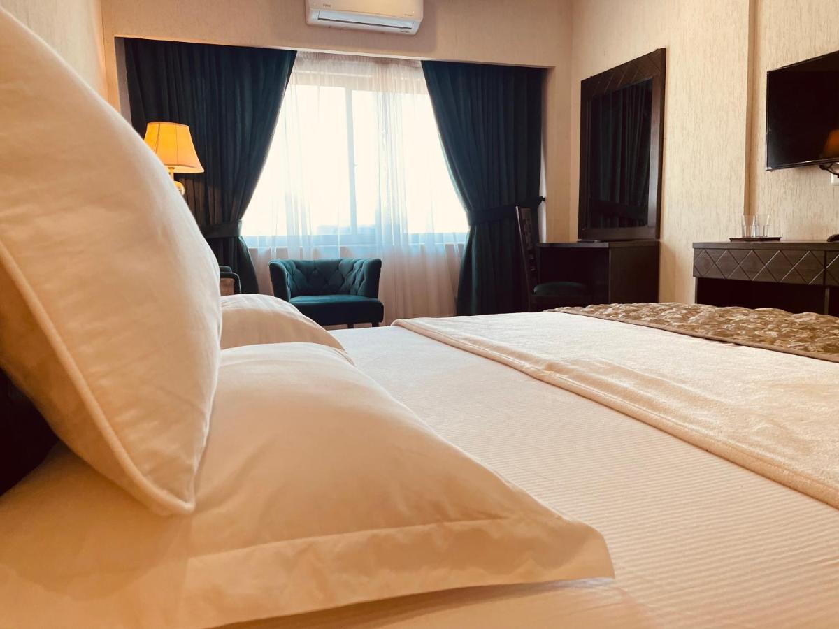 Hotel Grand Arena Равалпинди Екстериор снимка