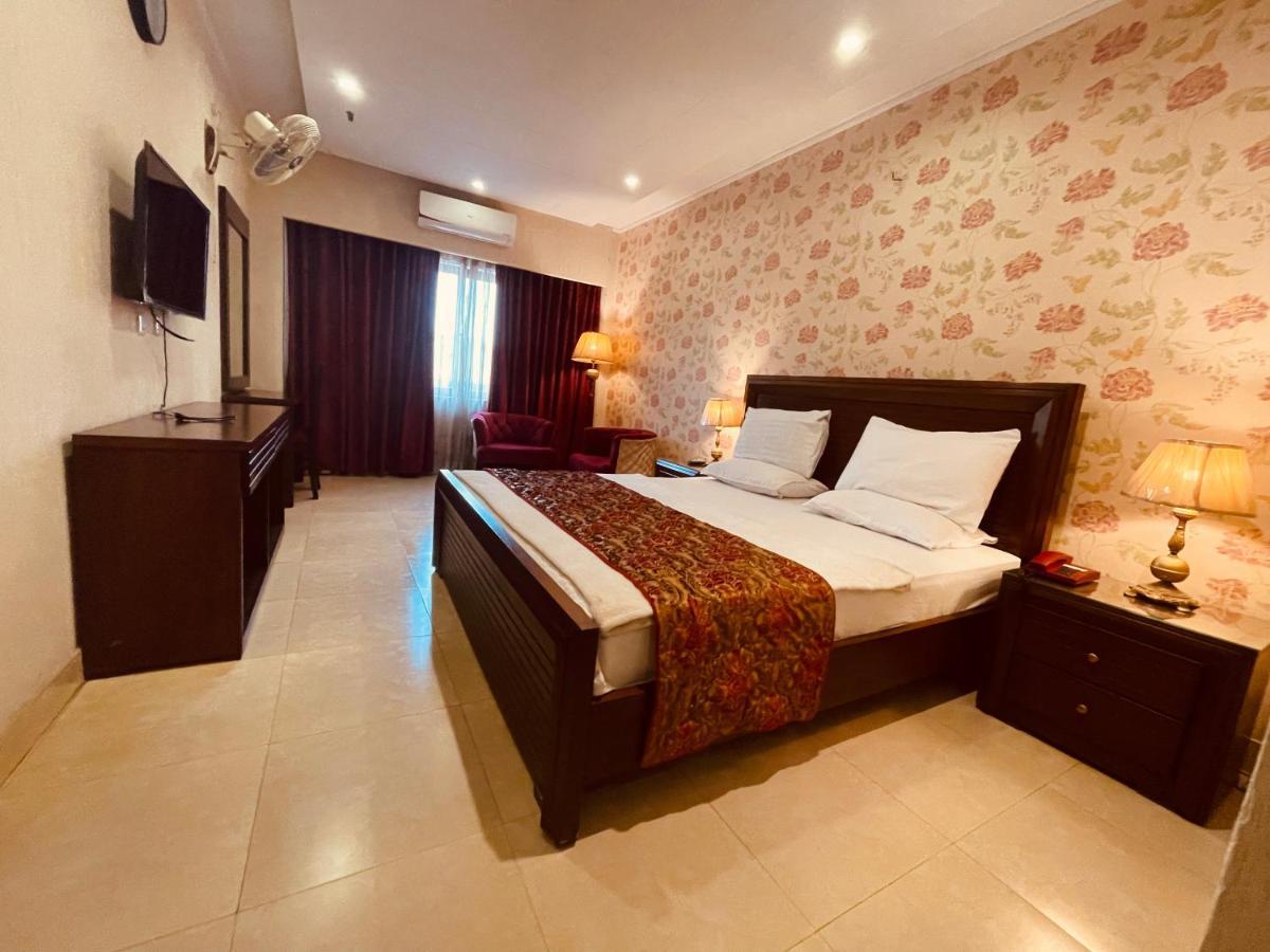 Hotel Grand Arena Равалпинди Екстериор снимка