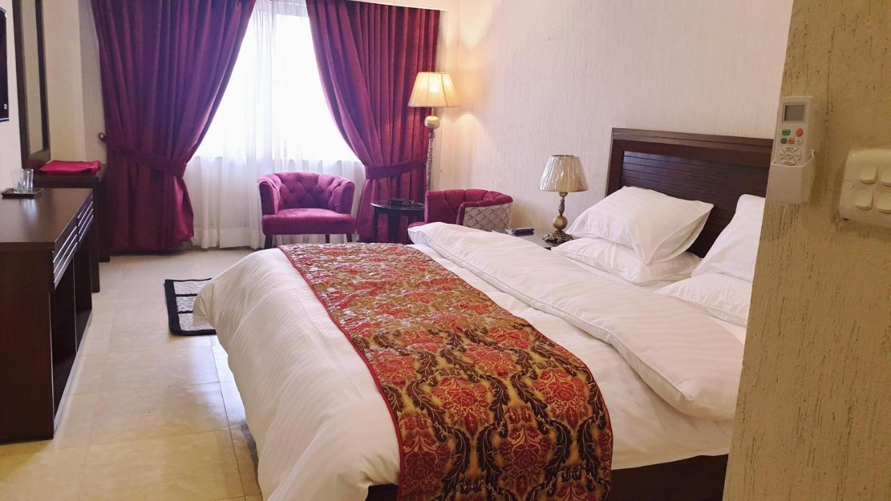 Hotel Grand Arena Равалпинди Екстериор снимка